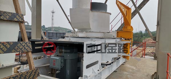 錘破、對(duì)輥破、立軸沖擊破三種制砂設(shè)備優(yōu)劣對(duì)比