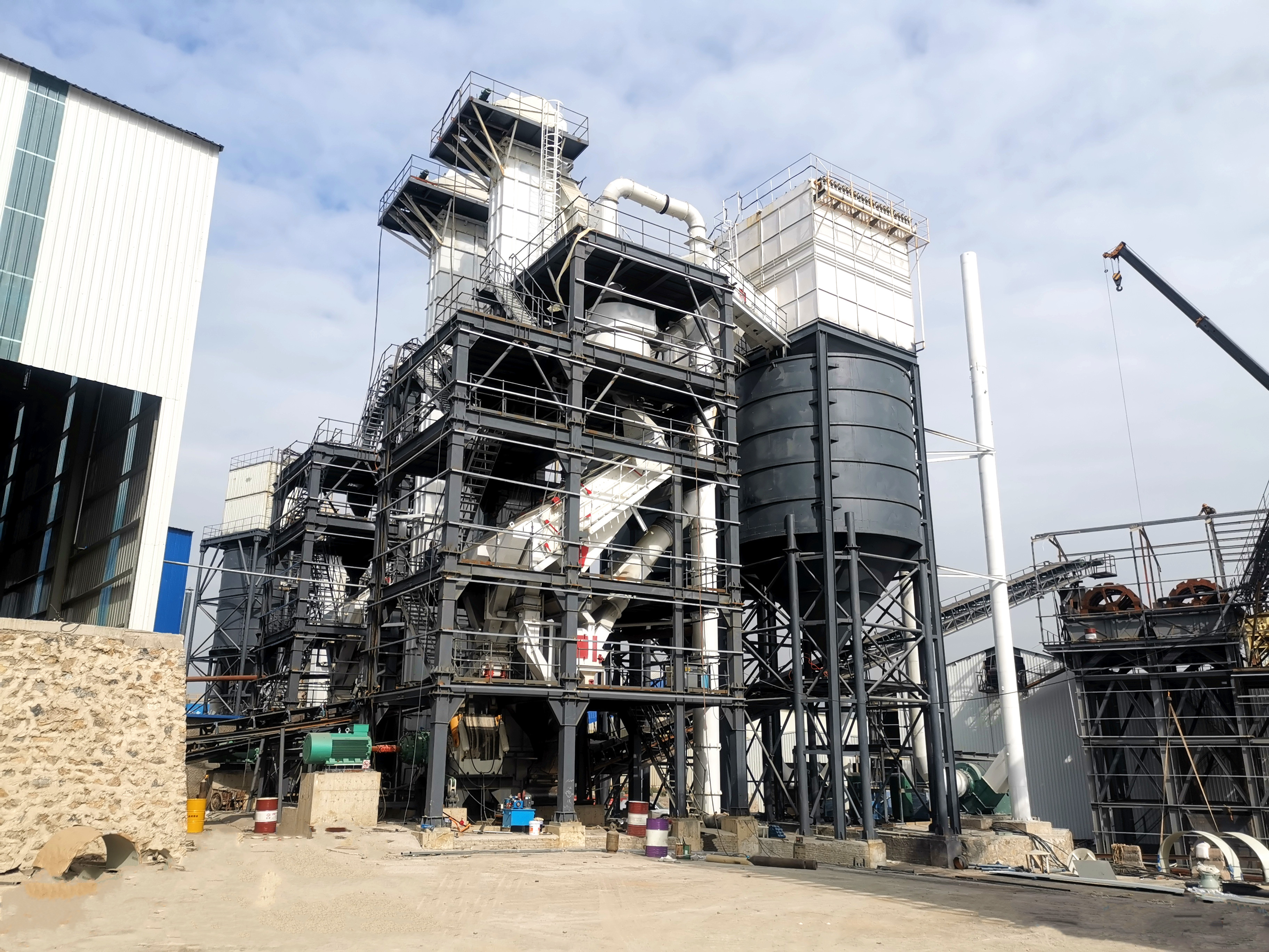 告別 “砂塵漫天”！綠色制砂樓憑這些優(yōu)勢(shì)，成為基建圈環(huán)保新標(biāo)桿